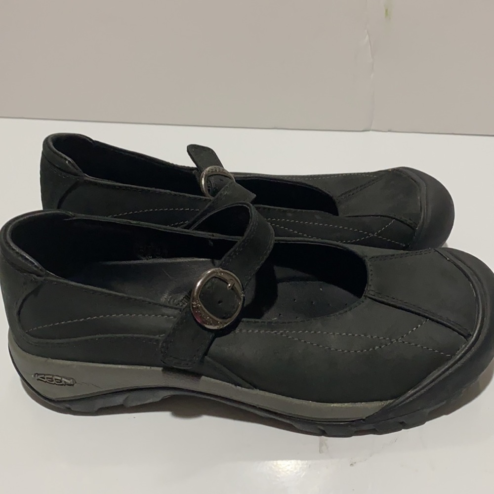 Keen Mary Jane shoes . Size 8